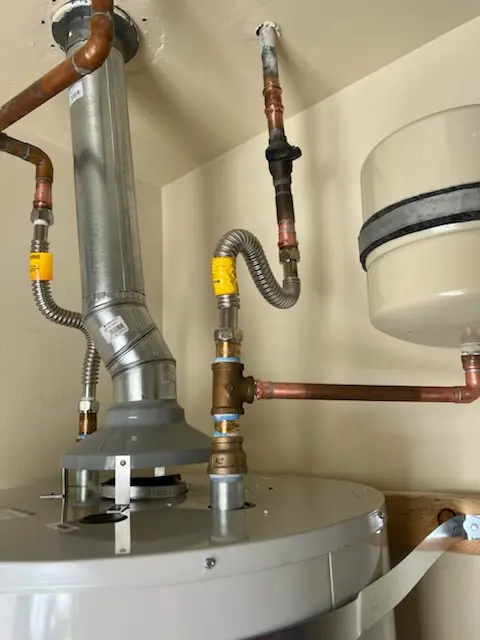 Water heater installation and plumbing repair in Wynnewood House